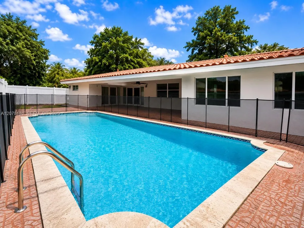 15330 Durnford Dr Miami Lakes, FL 33014