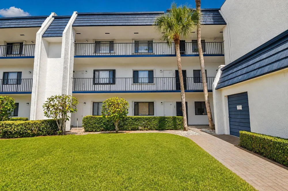4483 LUXEMBURG COURT #103 Lake Worth, FL 33467