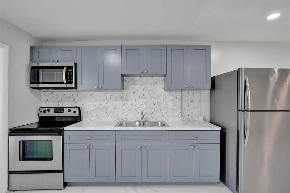 260 NE 41st Street Oakland Park, FL 33334