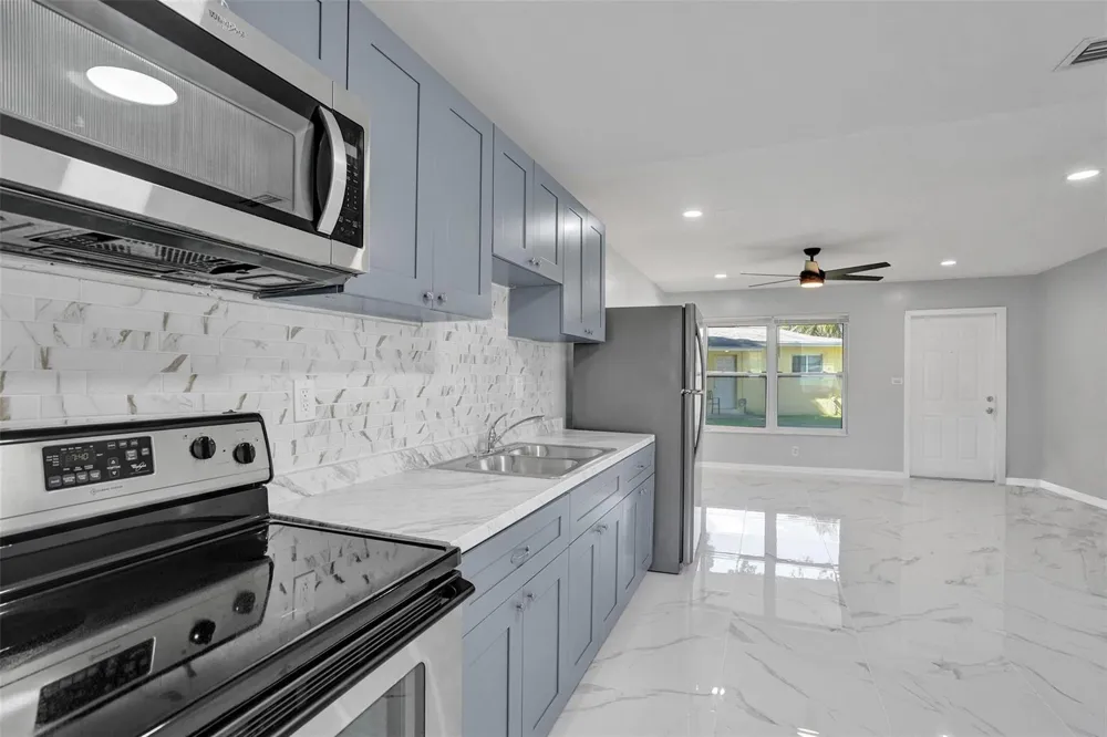 260 NE 41st Street Oakland Park, FL 33334