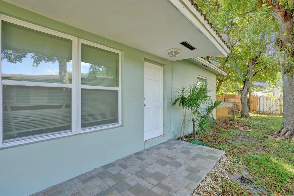260 NE 41st Street Oakland Park, FL 33334