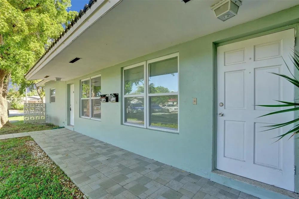 260 NE 41st Street Oakland Park, FL 33334