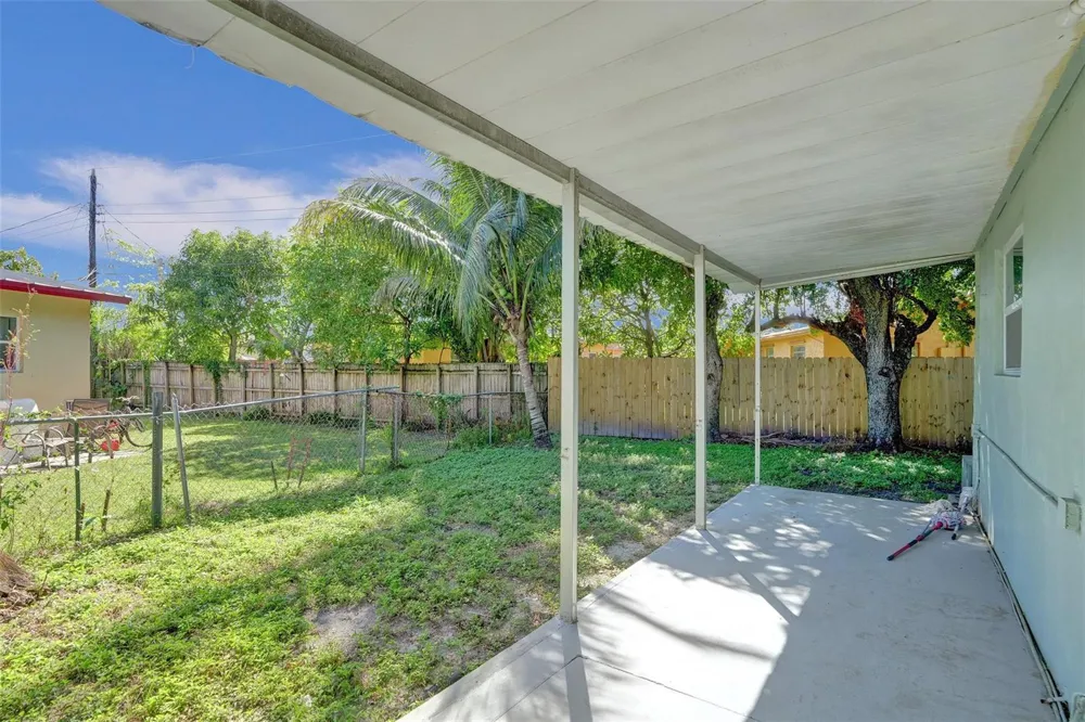 260 NE 41st Street Oakland Park, FL 33334