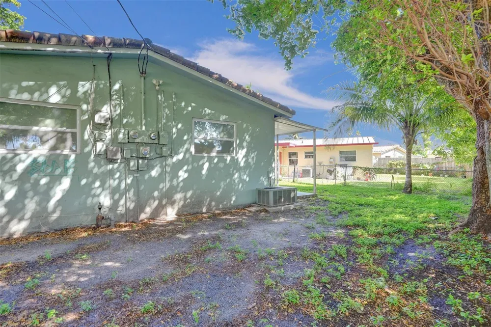 260 NE 41st Street Oakland Park, FL 33334