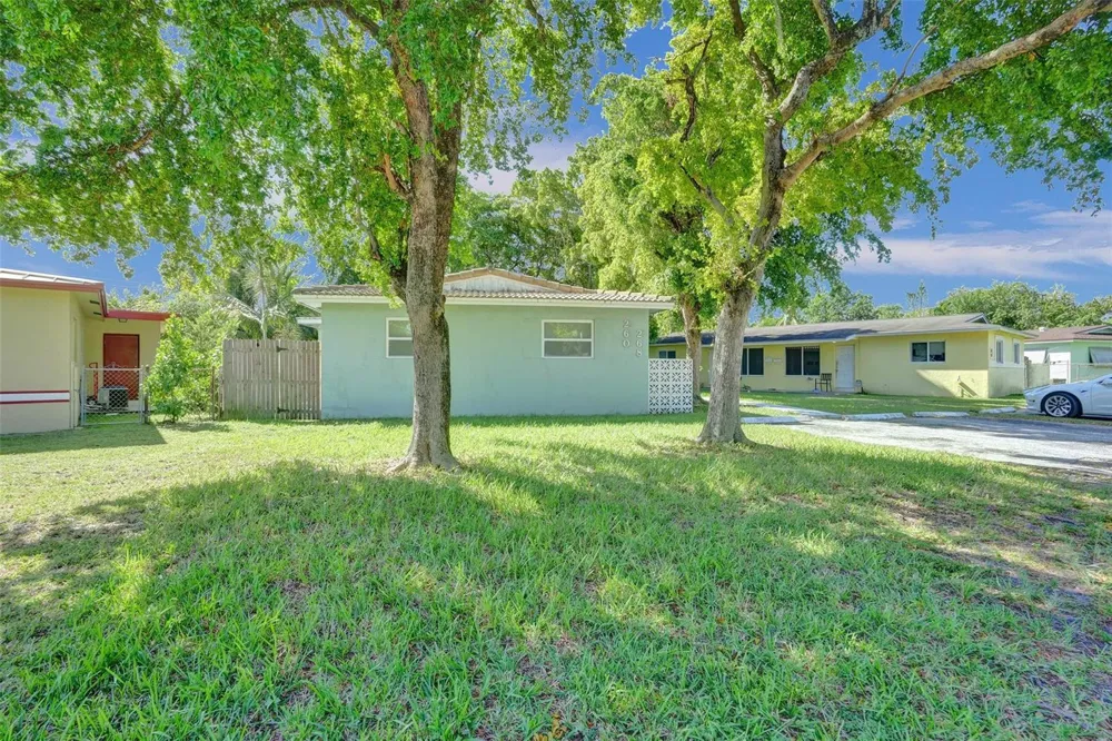 260 NE 41st Street Oakland Park, FL 33334