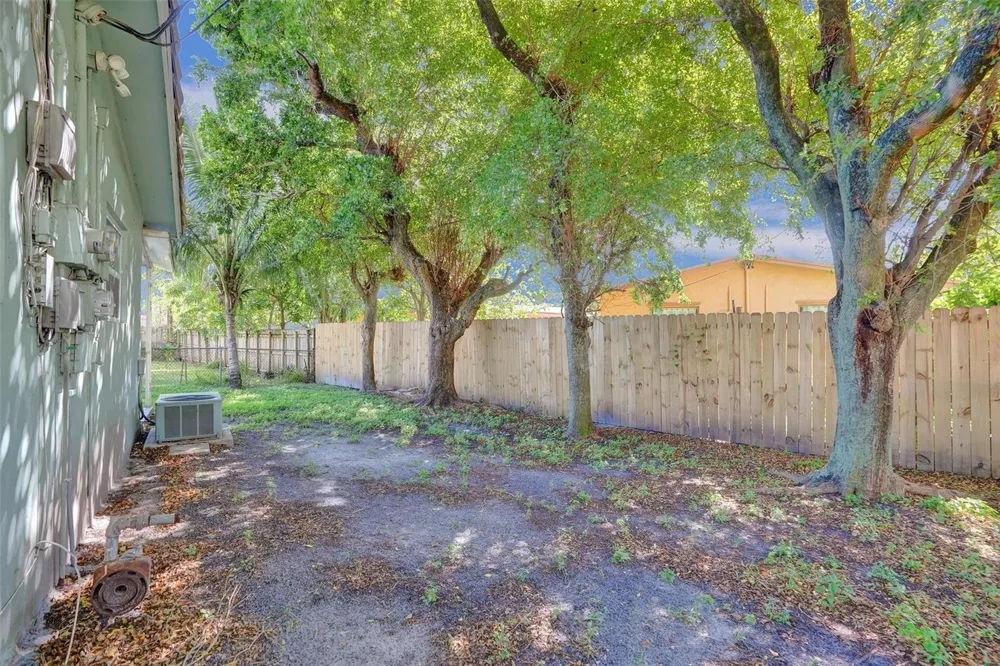 260 NE 41st Street Oakland Park, FL 33334