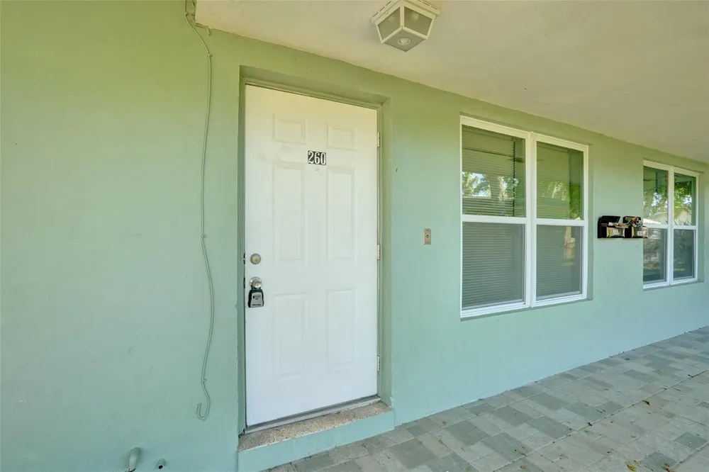260 NE 41st Street Oakland Park, FL 33334