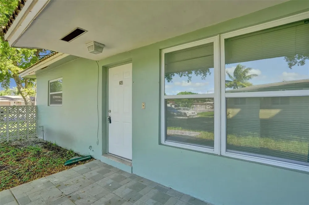 260 NE 41st Street Oakland Park, FL 33334