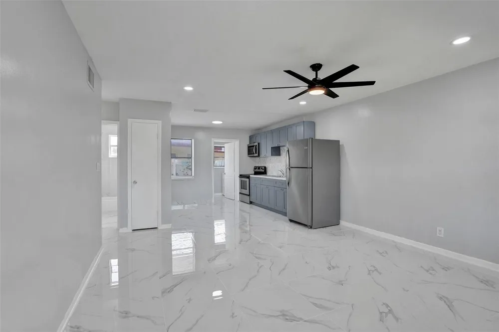 260 NE 41st Street Oakland Park, FL 33334