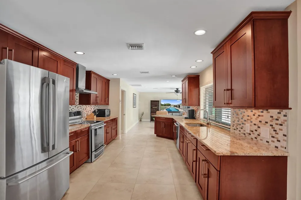 7301 NW 83rd Way Tamarac, FL 33321
