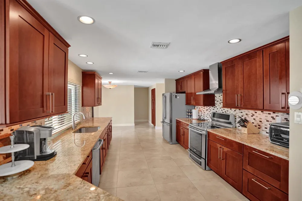 7301 NW 83rd Way Tamarac, FL 33321