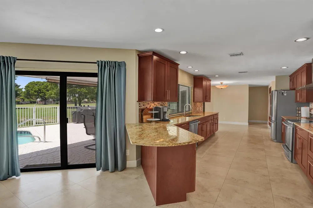 7301 NW 83rd Way Tamarac, FL 33321