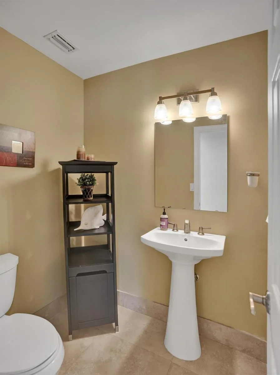 7301 NW 83rd Way Tamarac, FL 33321