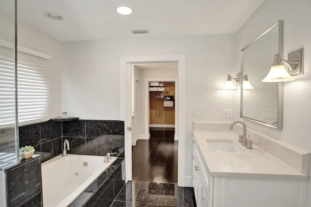 7301 NW 83rd Way Tamarac, FL 33321