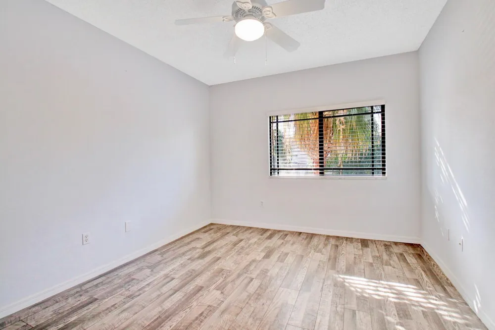 2801 SARENTO PLACE #304 Palm Beach Gardens, FL 33410