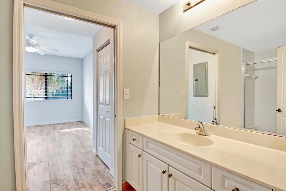 2801 SARENTO PLACE #304 Palm Beach Gardens, FL 33410