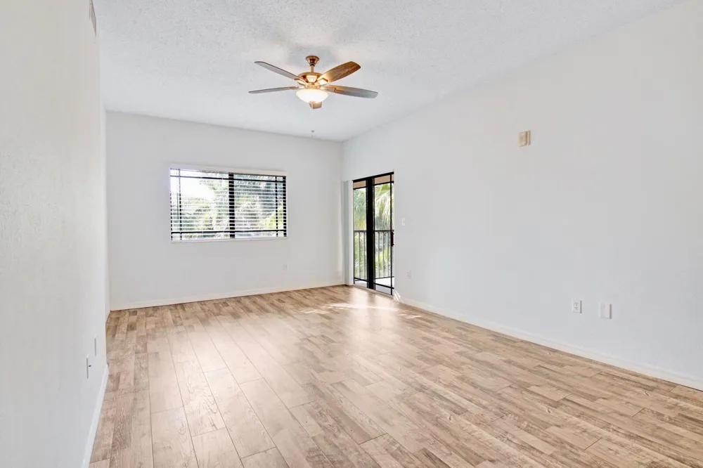 2801 SARENTO PLACE #304 Palm Beach Gardens, FL 33410