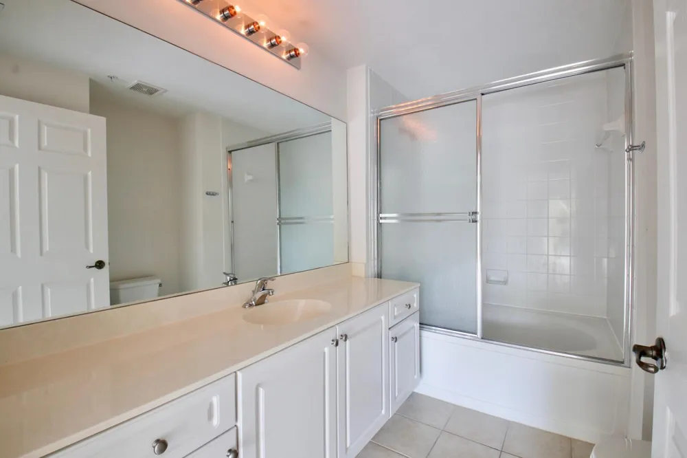 2801 SARENTO PLACE #304 Palm Beach Gardens, FL 33410