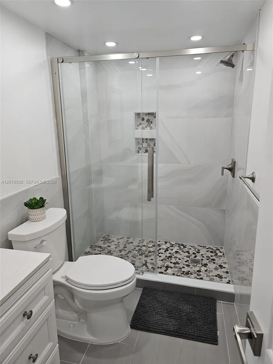 3605 Indian Creek Dr #203 Miami Beach, FL 33140