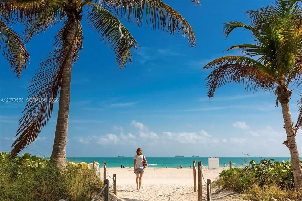 3605 Indian Creek Dr #203 Miami Beach, FL 33140