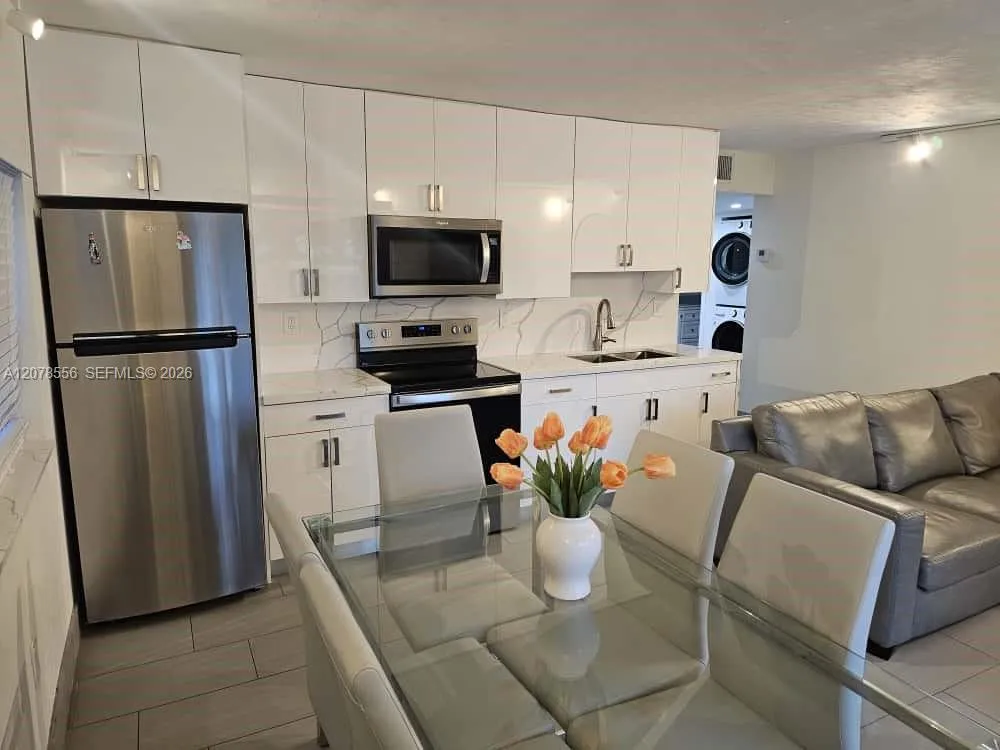 3605 Indian Creek Dr #203 Miami Beach, FL 33140