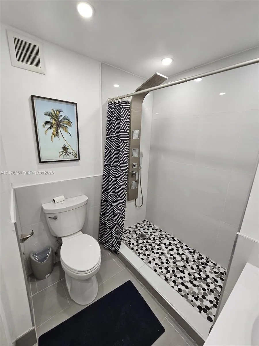 3605 Indian Creek Dr #203 Miami Beach, FL 33140