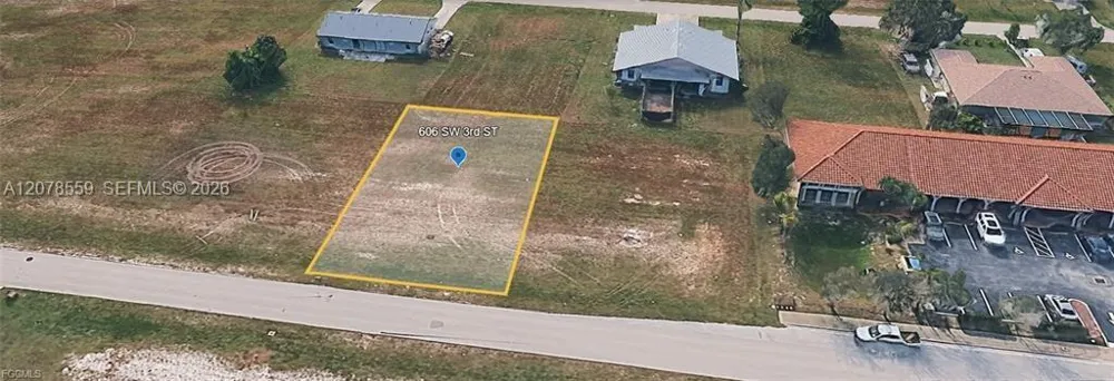 606 SW 3rd St Cape Coral, FL 33991