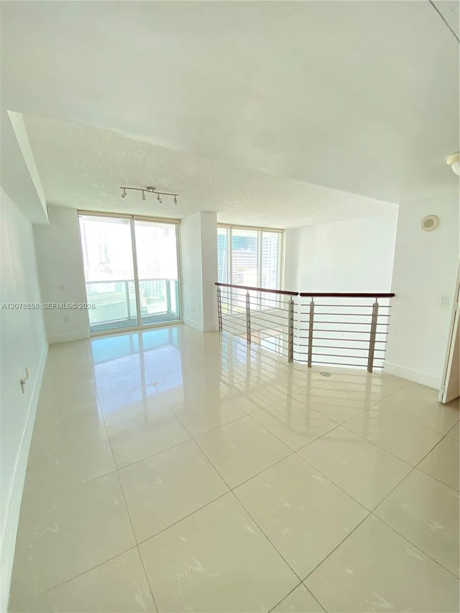 41 SE 5th St #1109 Miami, FL 33131