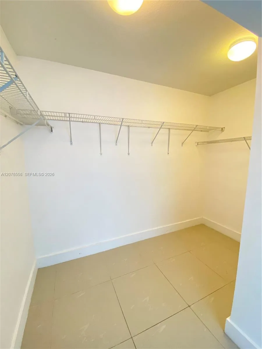 41 SE 5th St #1109 Miami, FL 33131