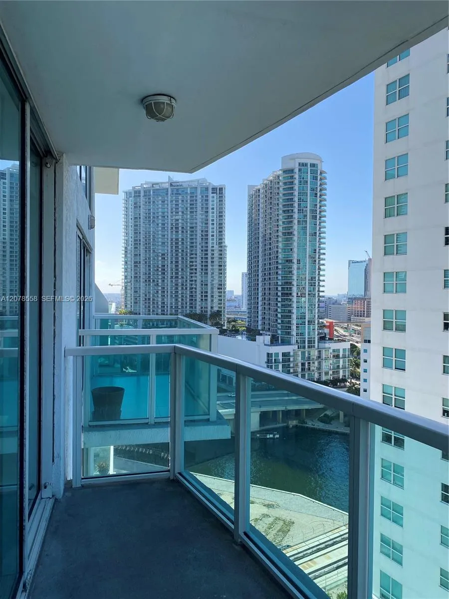 41 SE 5th St #1109 Miami, FL 33131
