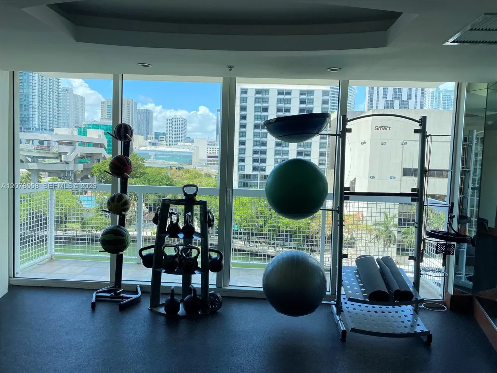 41 SE 5th St #1109 Miami, FL 33131