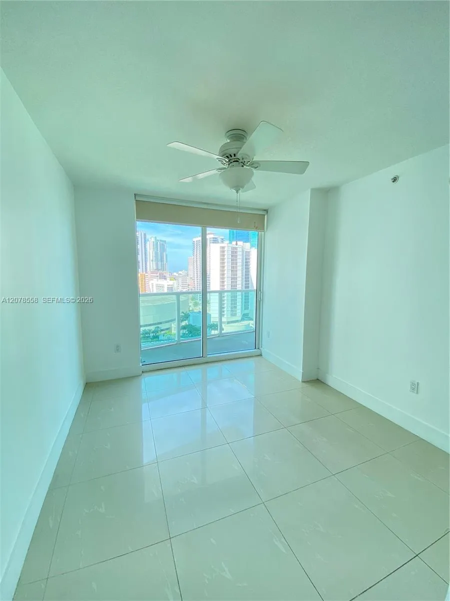41 SE 5th St #1109 Miami, FL 33131