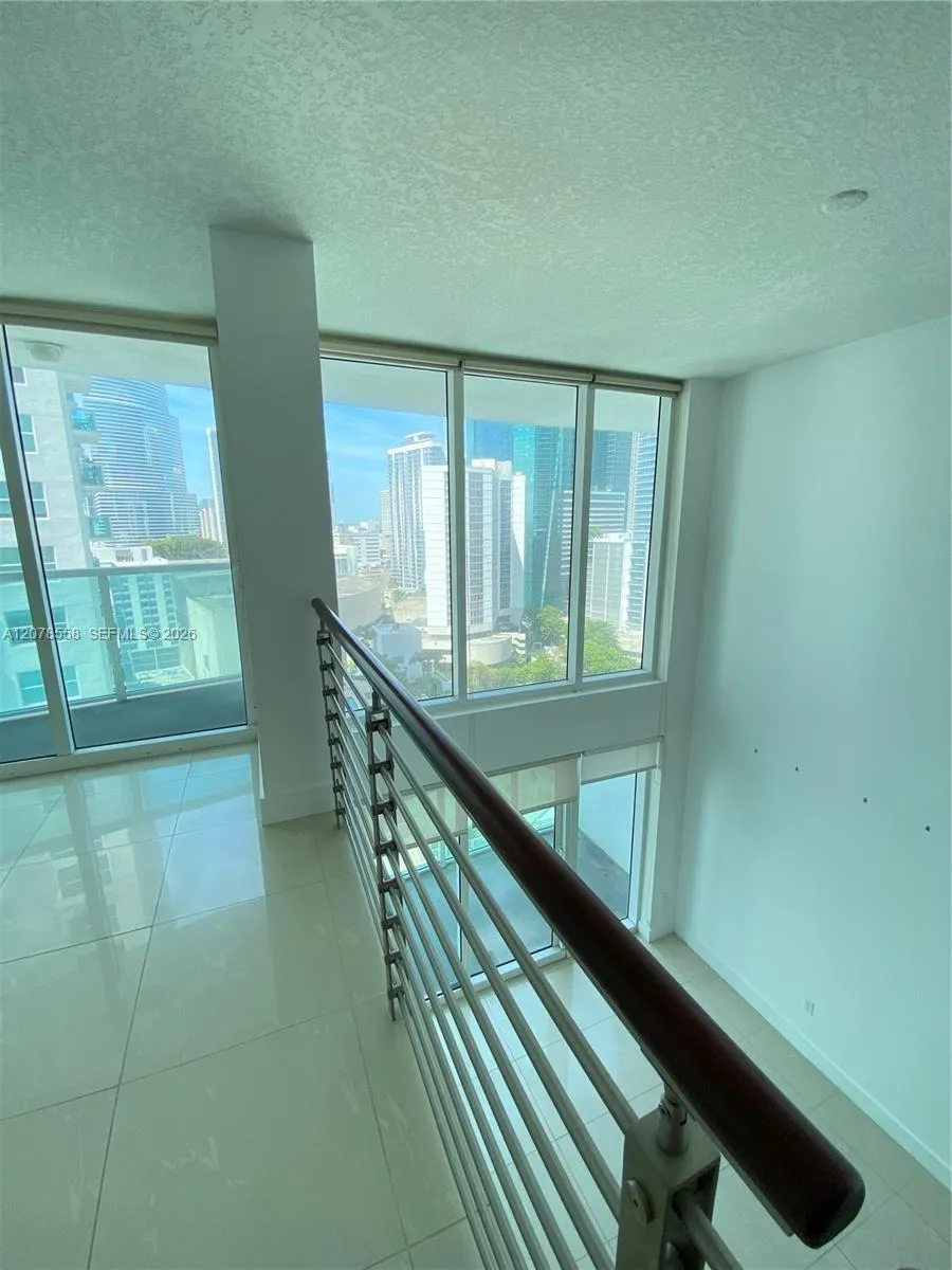 41 SE 5th St #1109 Miami, FL 33131