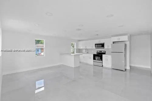 655 SW 5th St Homestead, FL 33030