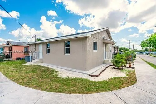655 SW 5th St Homestead, FL 33030