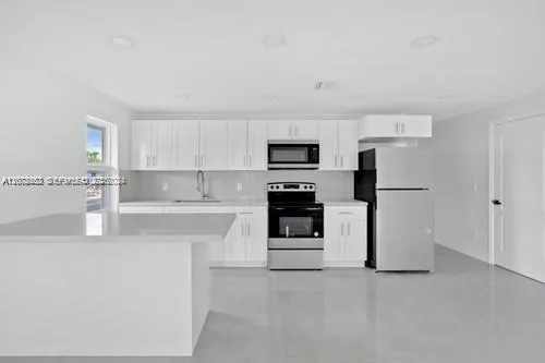 655 SW 5th St Homestead, FL 33030