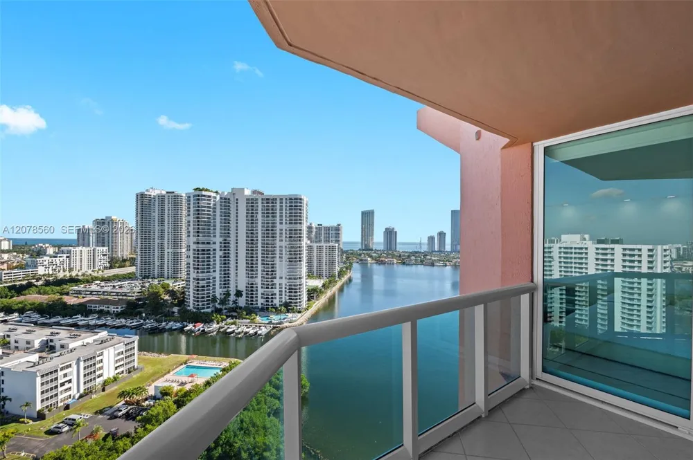 3370 Hidden Bay Dr #2102 Aventura, FL 33180
