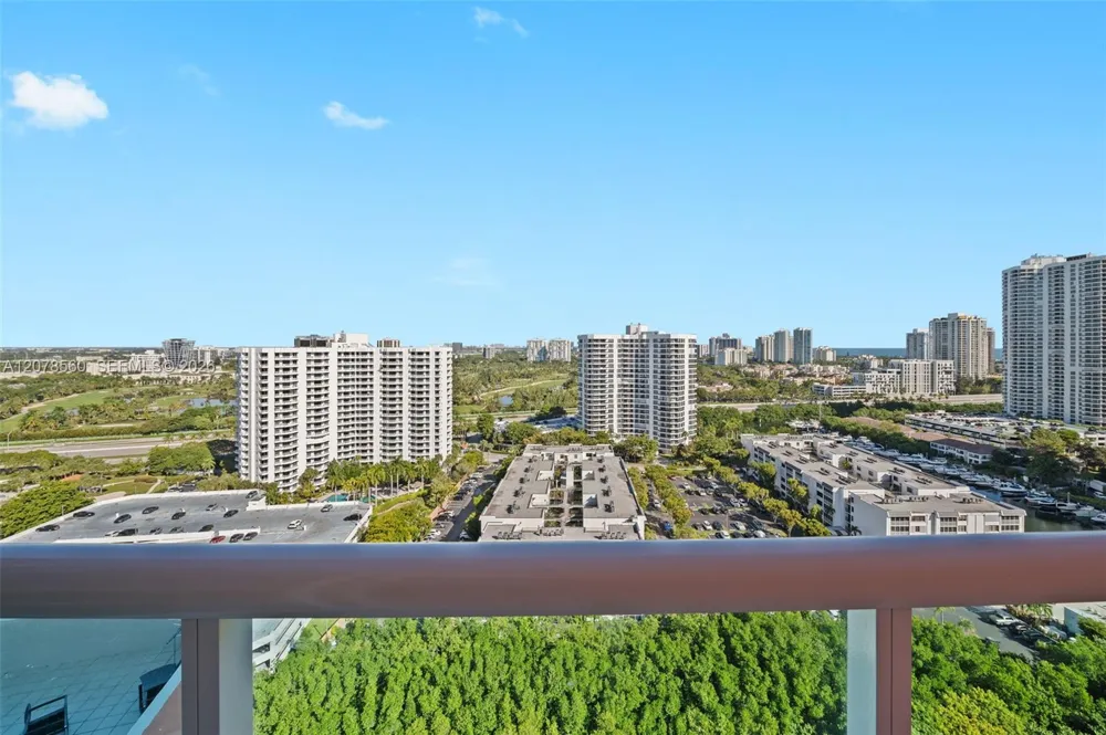 3370 Hidden Bay Dr #2102 Aventura, FL 33180