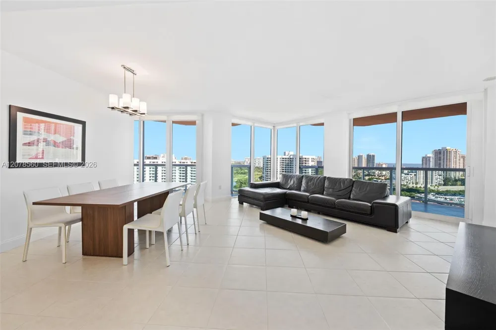 3370 Hidden Bay Dr #2102 Aventura, FL 33180