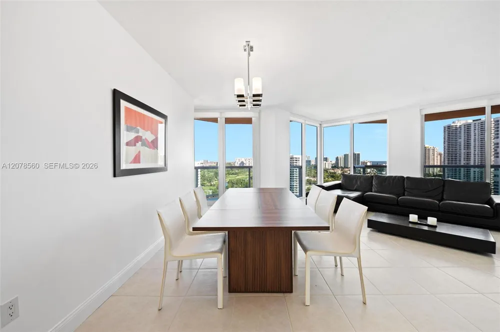 3370 Hidden Bay Dr #2102 Aventura, FL 33180