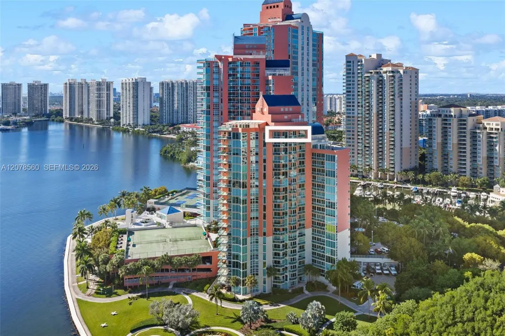 3370 Hidden Bay Dr #2102 Aventura, FL 33180