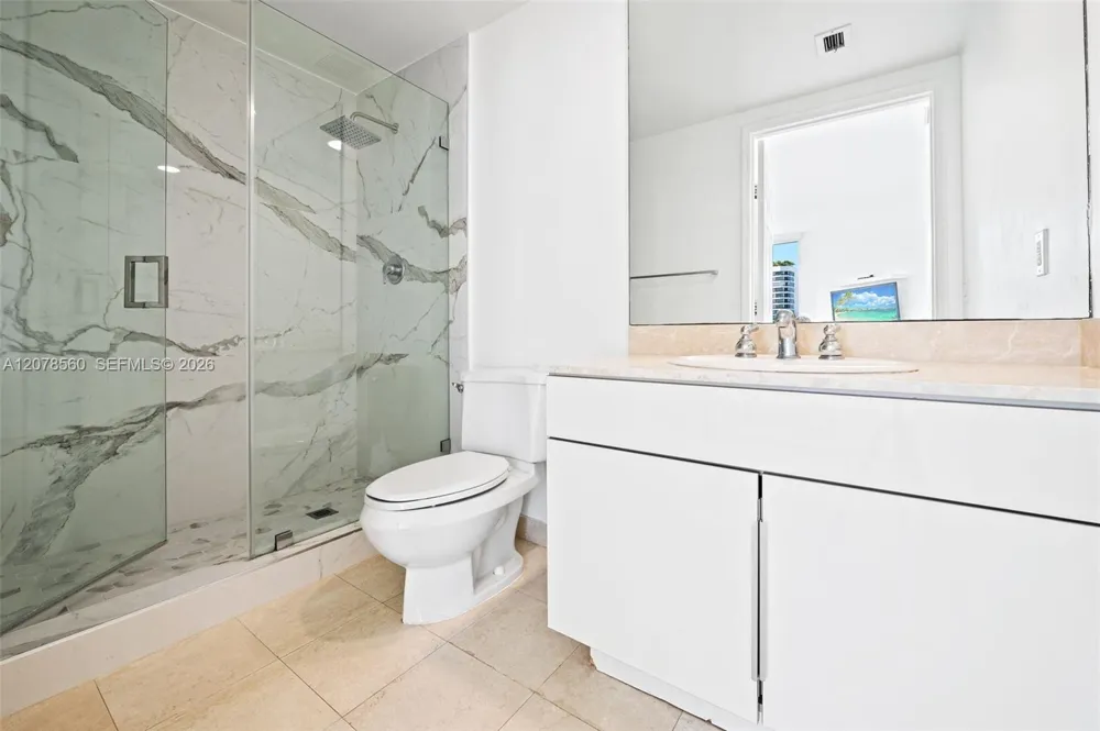 3370 Hidden Bay Dr #2102 Aventura, FL 33180