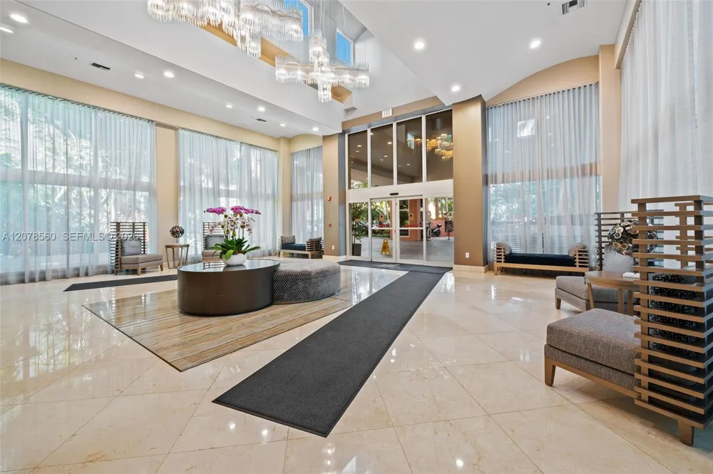 3370 Hidden Bay Dr #2102 Aventura, FL 33180