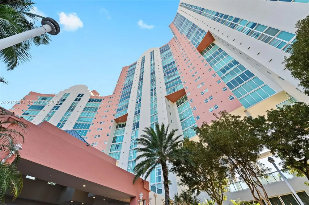 3370 Hidden Bay Dr #2102 Aventura, FL 33180