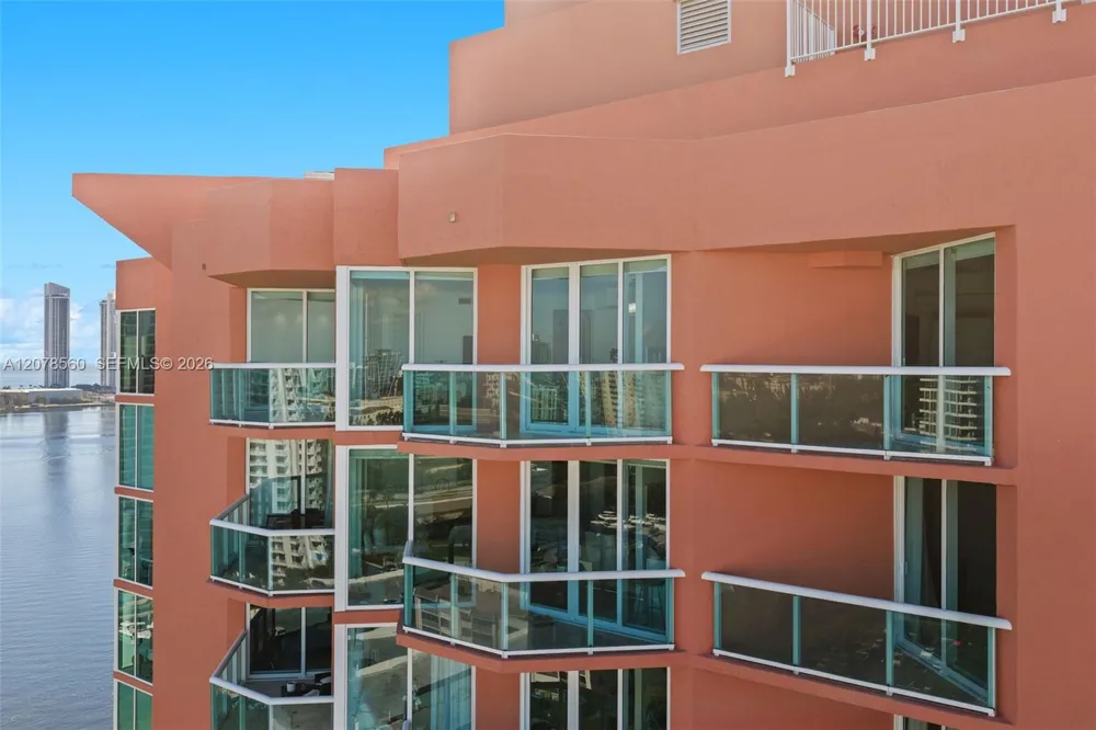 3370 Hidden Bay Dr #2102 Aventura, FL 33180