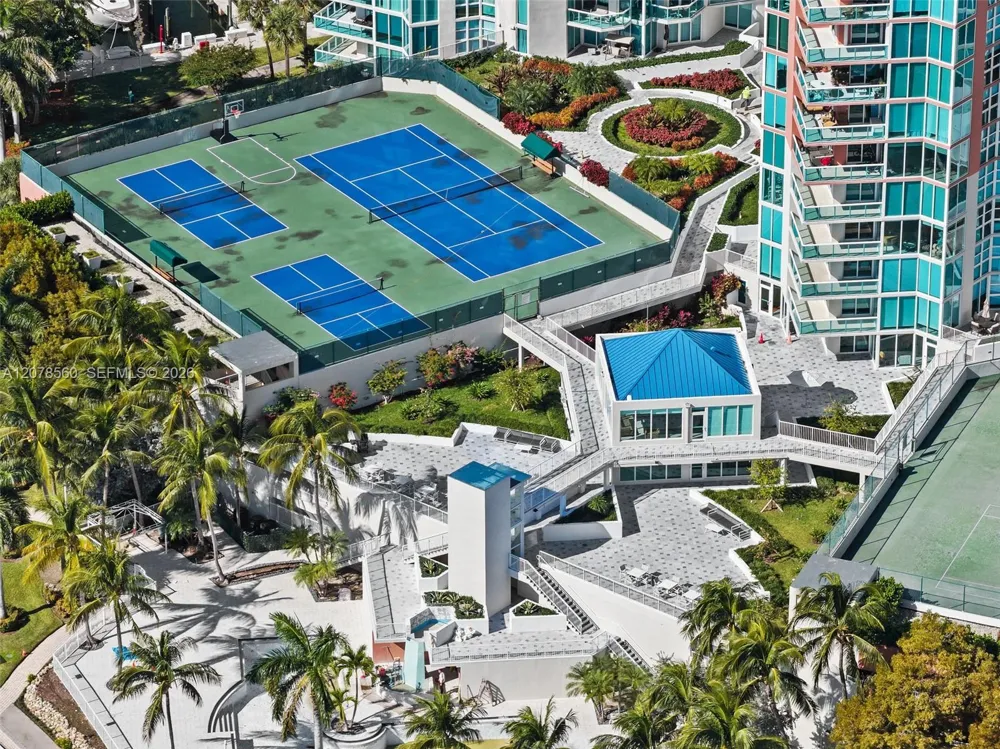 3370 Hidden Bay Dr #2102 Aventura, FL 33180