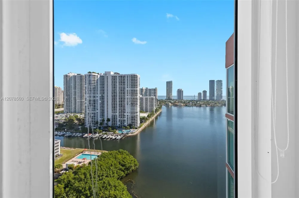 3370 Hidden Bay Dr #2102 Aventura, FL 33180