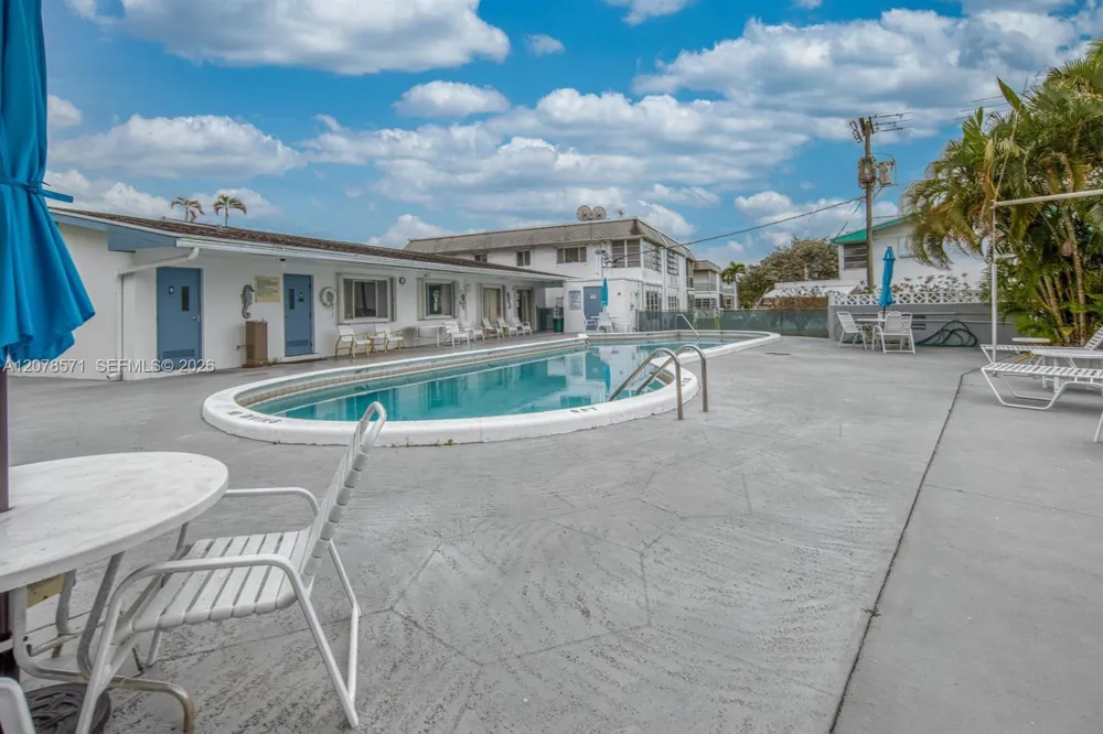 2440 W Lake Osborne Dr #210 Lake Worth, FL 33461