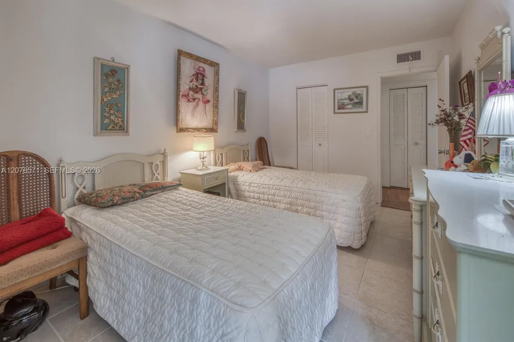 2440 W Lake Osborne Dr #210 Lake Worth, FL 33461