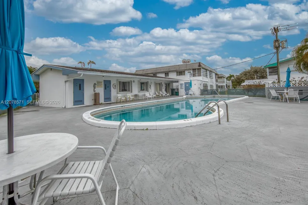 2440 W Lake Osborne Dr #210 Lake Worth, FL 33461
